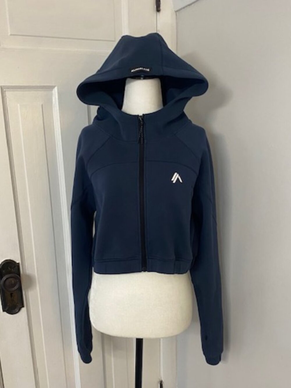 Alphalete Cropped Blue Hoodie Large. Navy Blue
